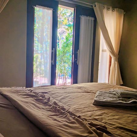 Three V Homestay Kuta  Buitenkant foto