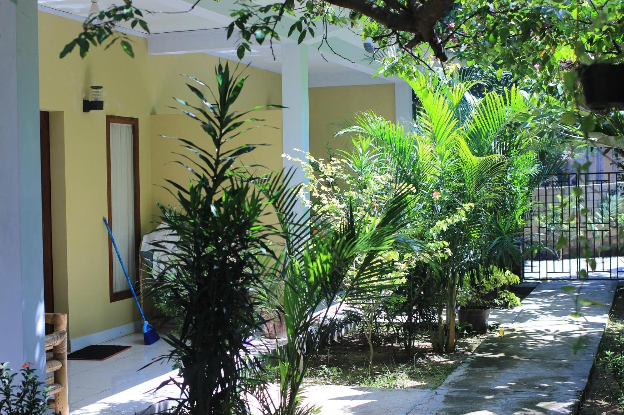 Three V Homestay Kuta  Buitenkant foto
