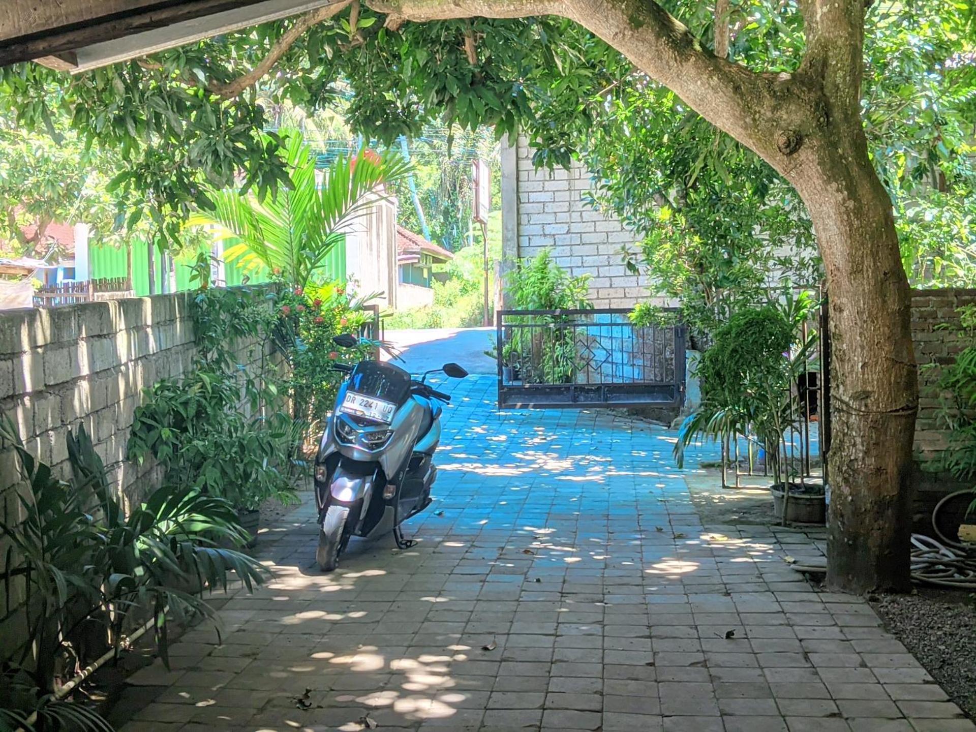 Three V Homestay Kuta  Buitenkant foto