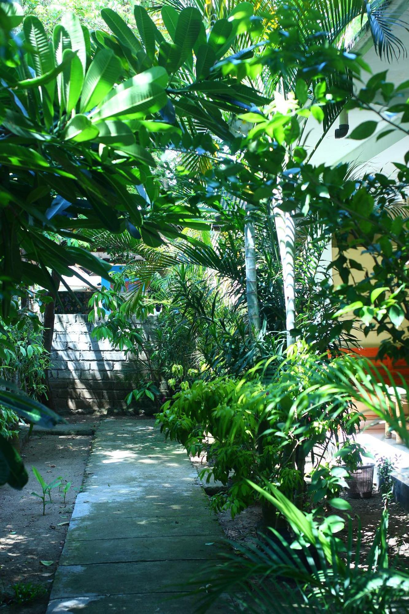 Three V Homestay Kuta  Buitenkant foto