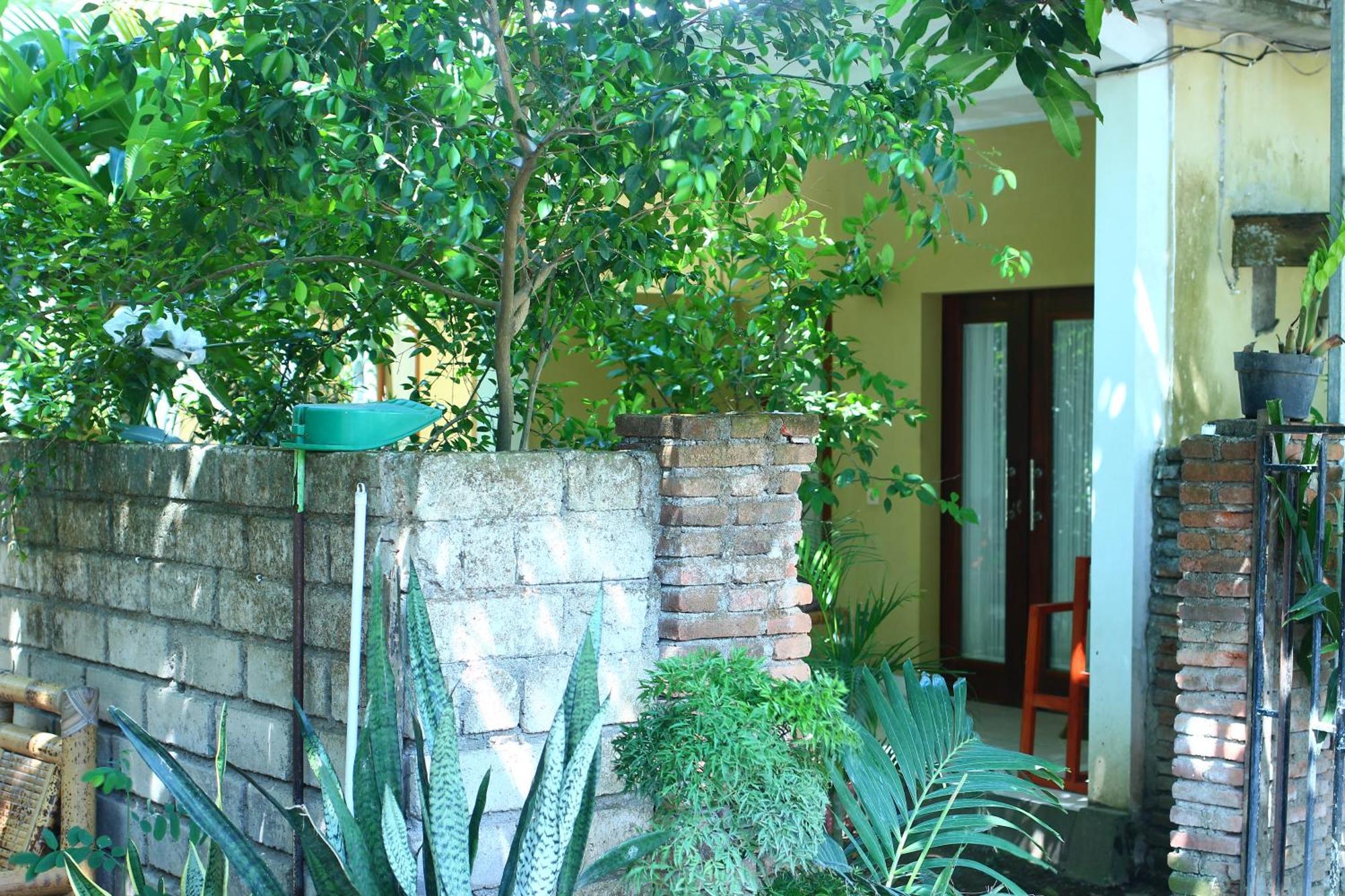 Three V Homestay Kuta  Buitenkant foto