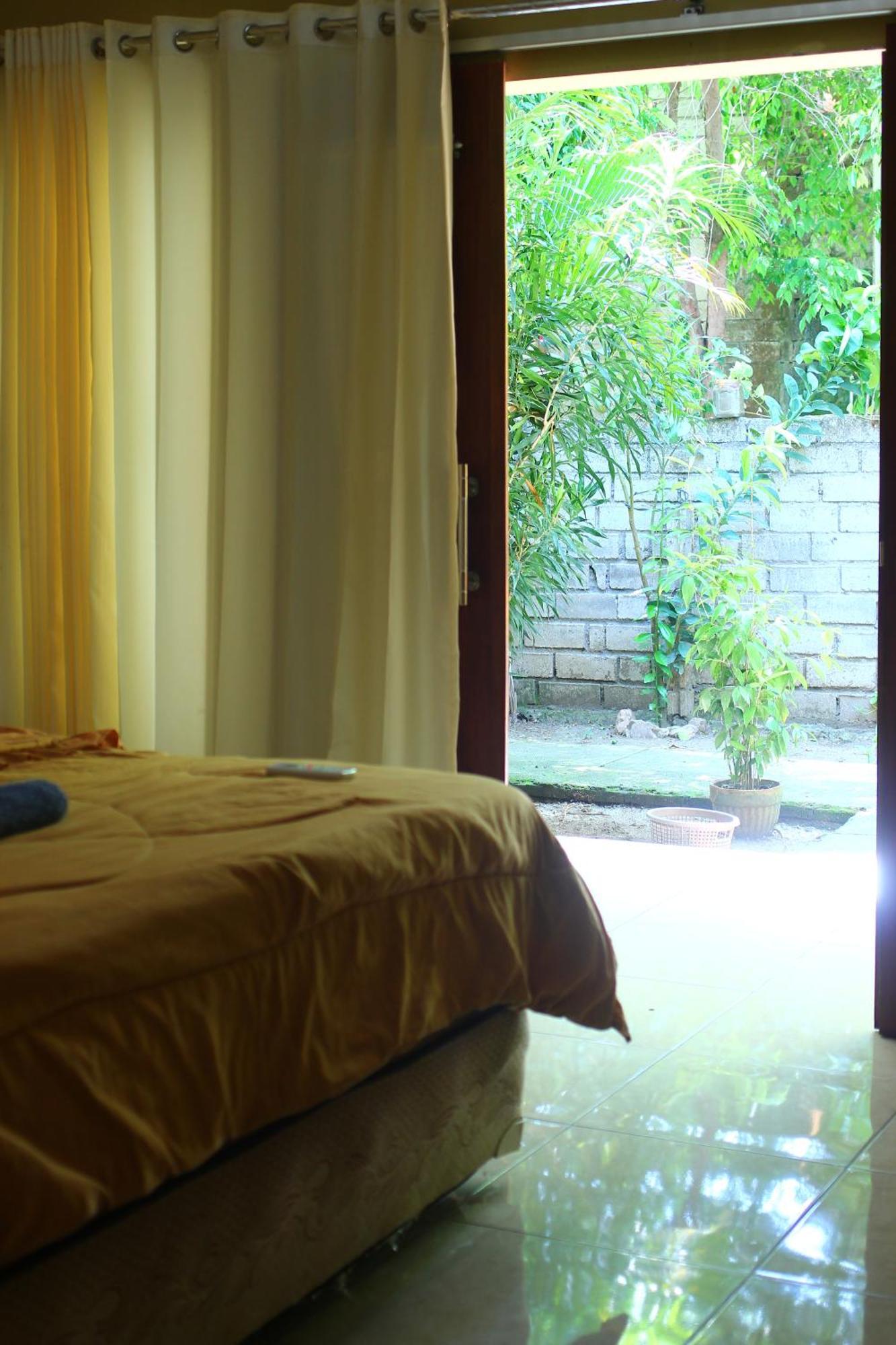 Three V Homestay Kuta  Buitenkant foto
