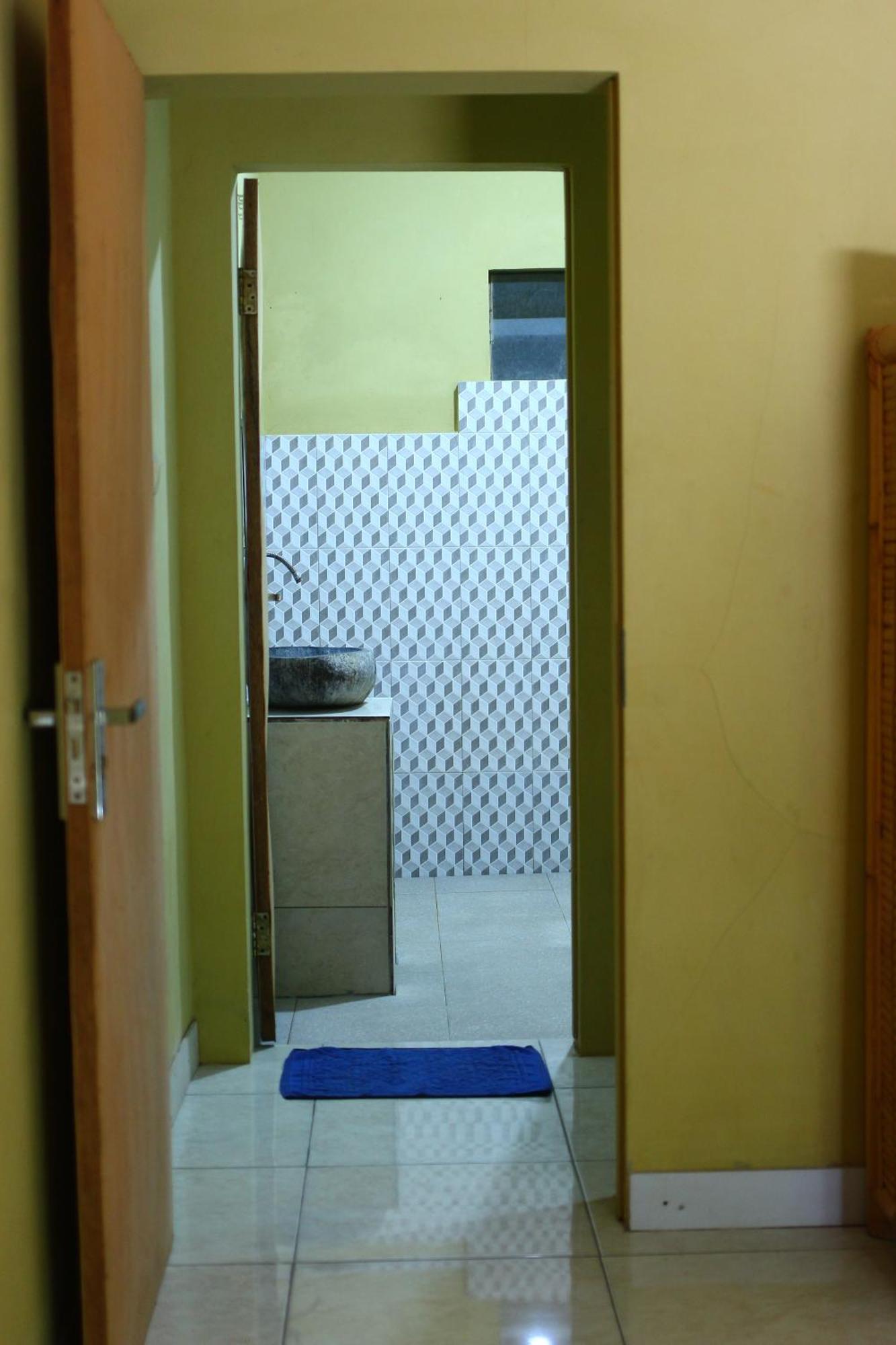 Three V Homestay Kuta  Buitenkant foto