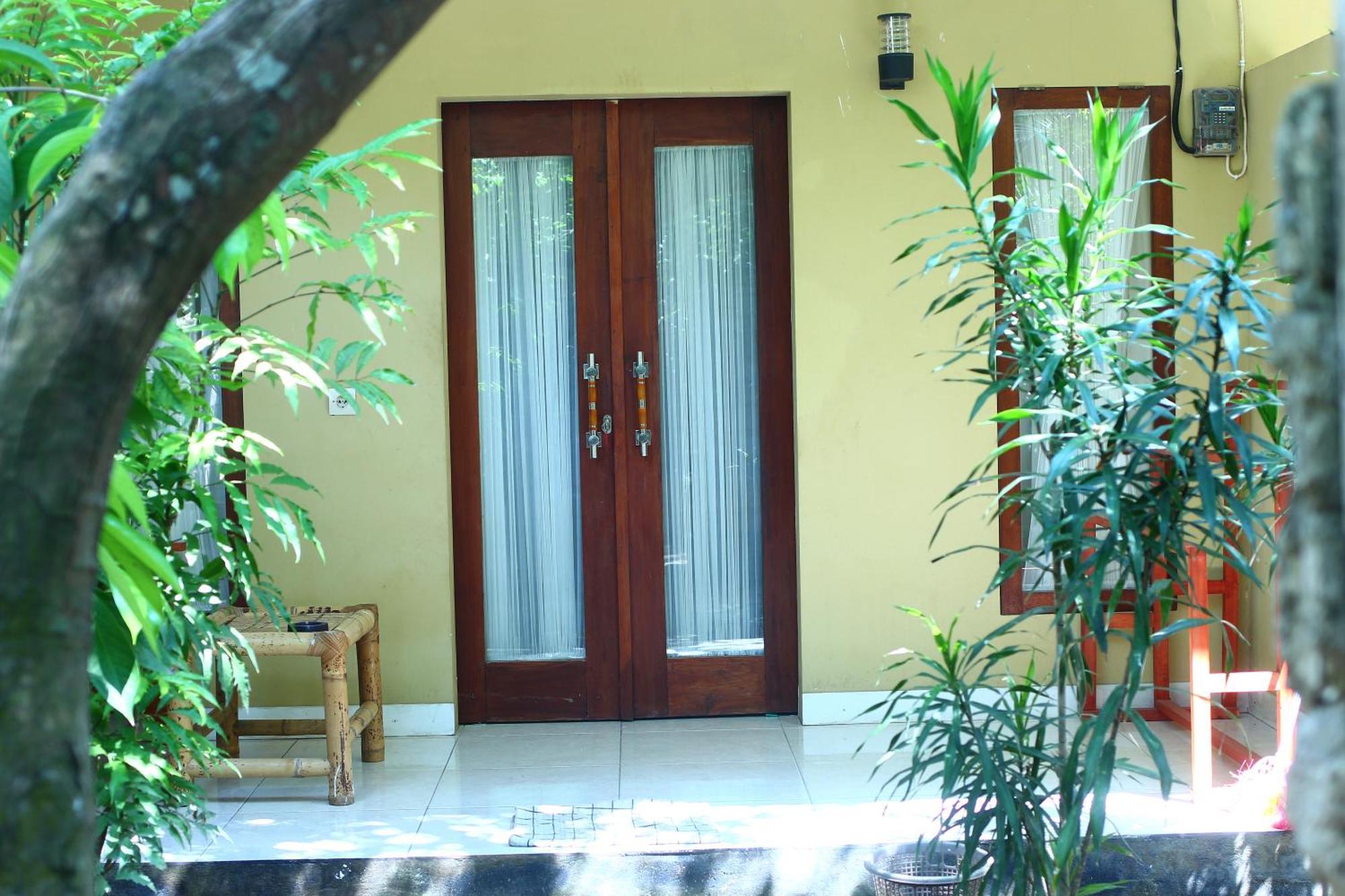 Three V Homestay Kuta  Buitenkant foto
