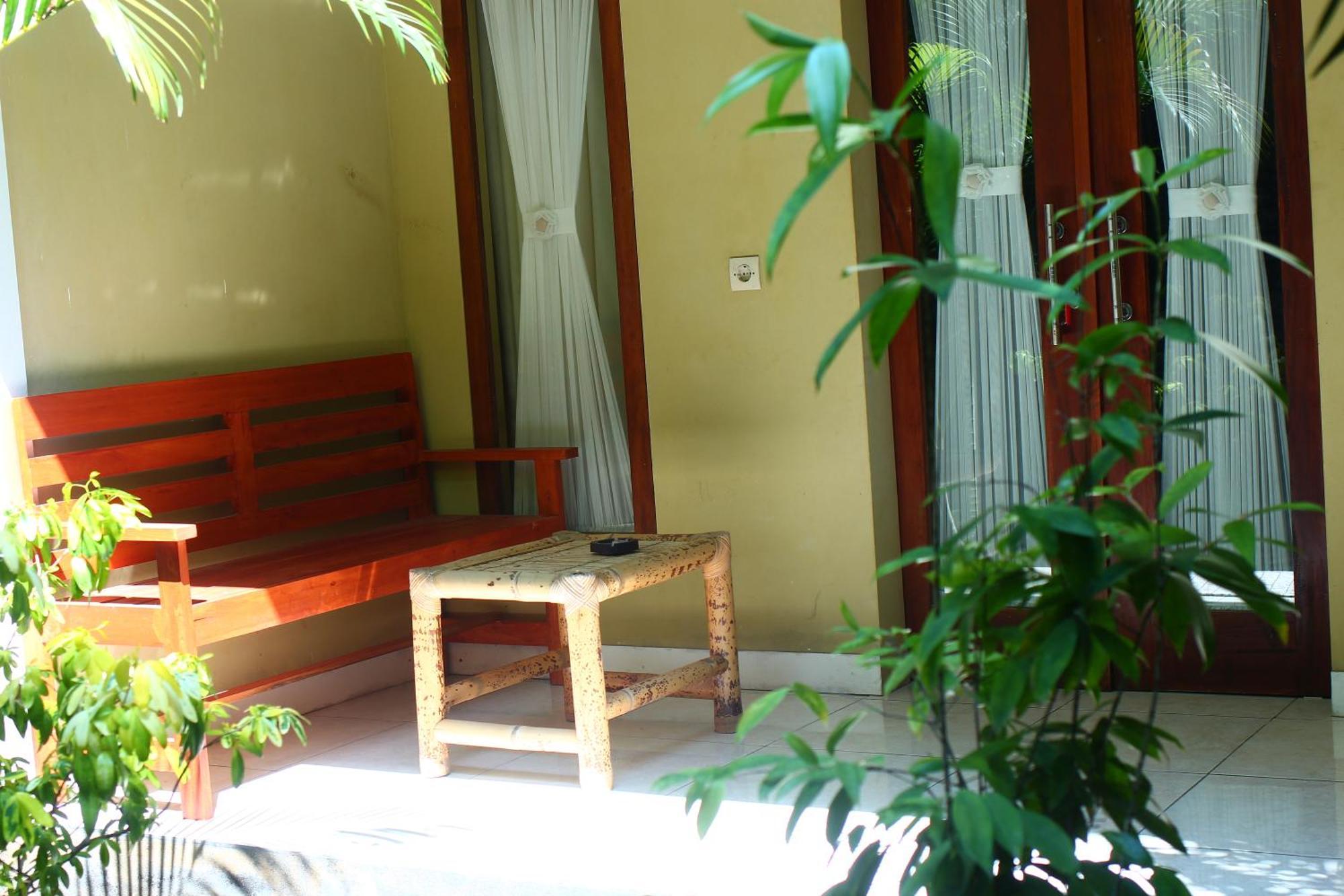 Three V Homestay Kuta  Buitenkant foto