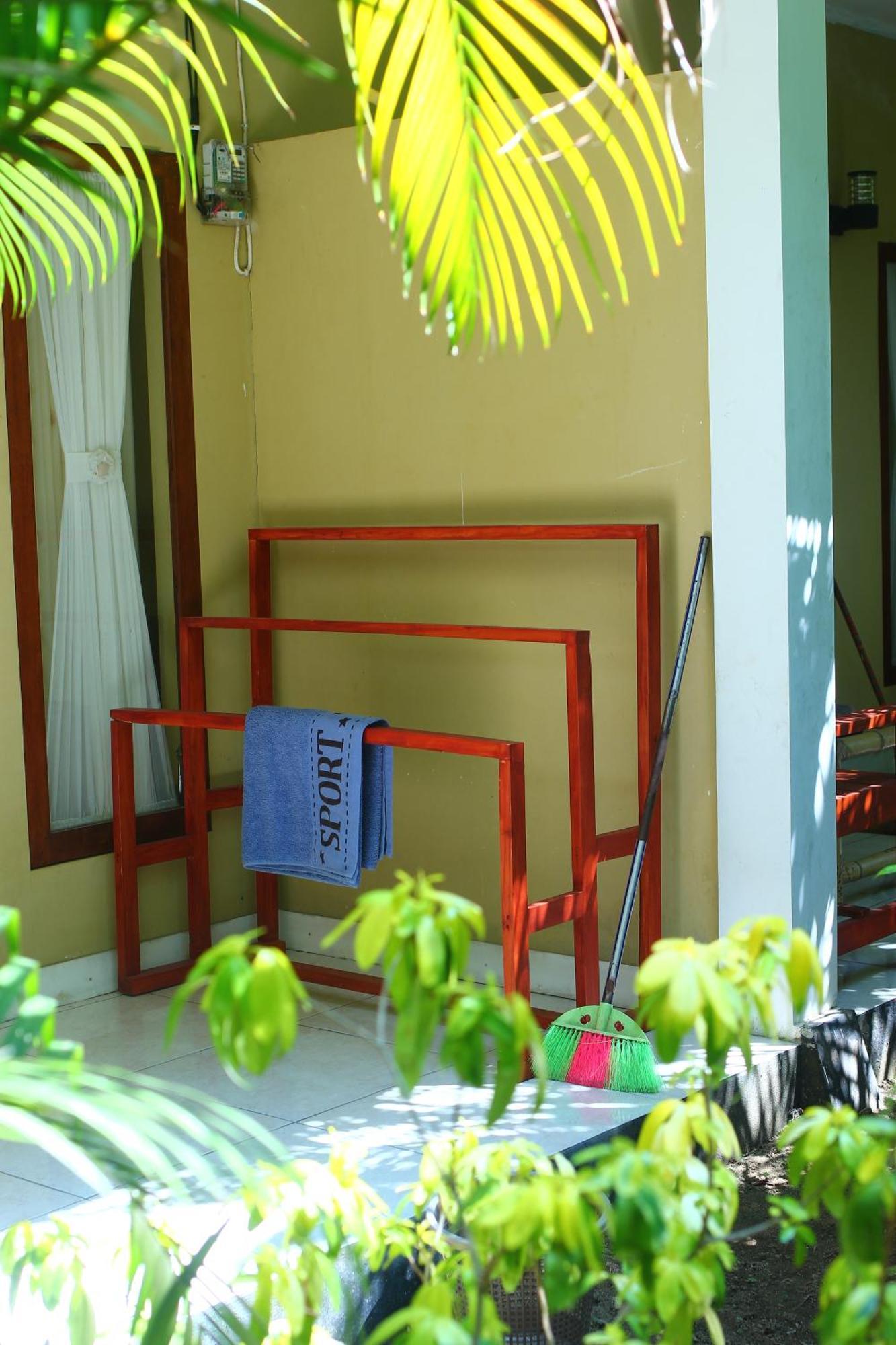 Three V Homestay Kuta  Buitenkant foto