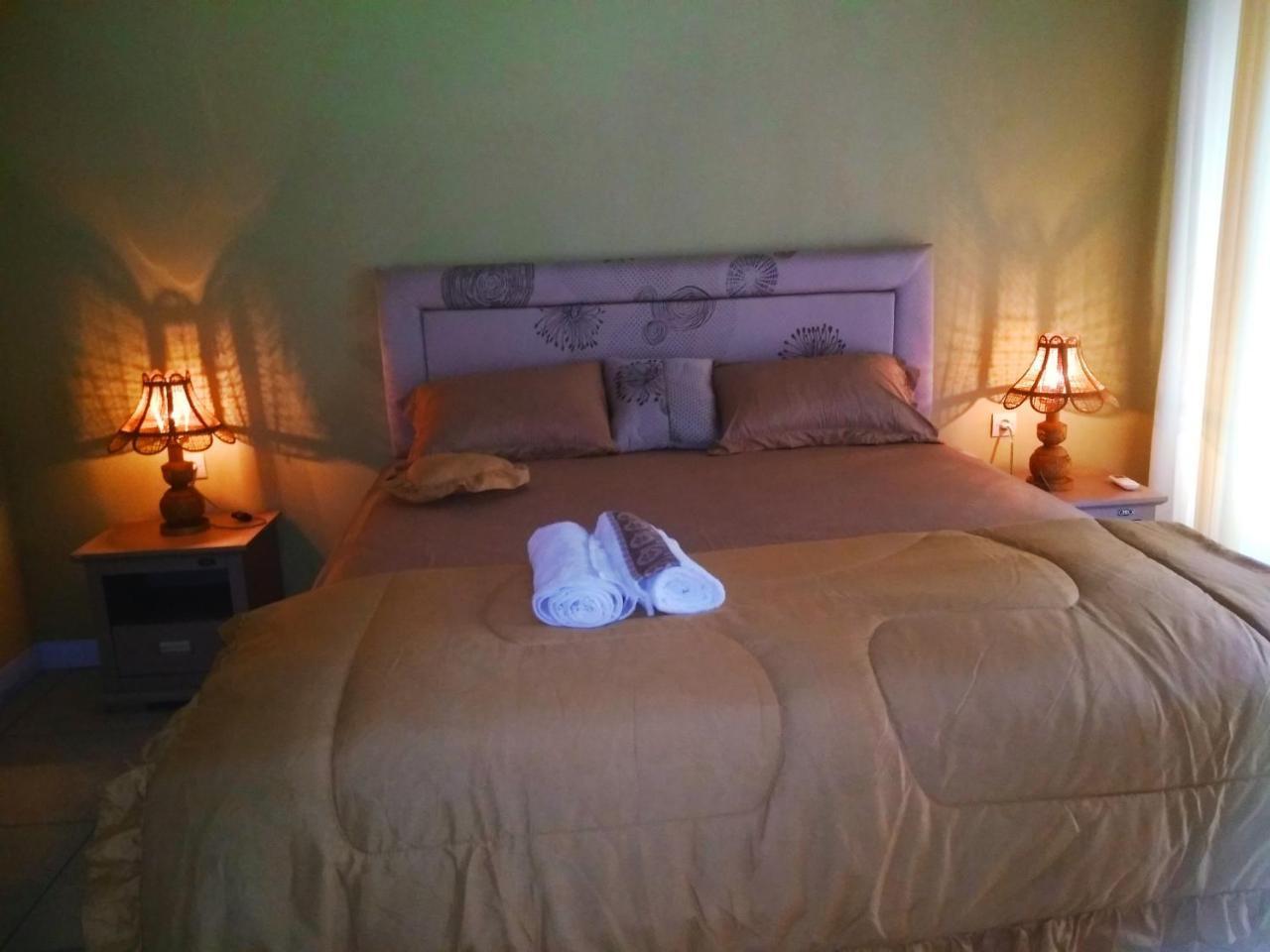 Three V Homestay Kuta  Buitenkant foto