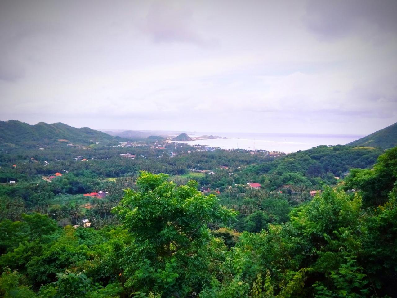 Three V Homestay Kuta  Buitenkant foto